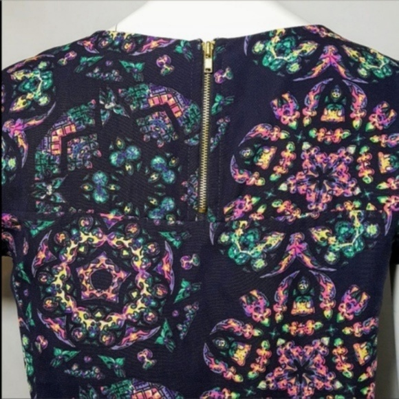 Collective Concepts Short Sleeve Zipper Back - Picture 4 of 6